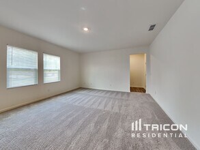 109 Hyde Pk in Winder, GA - Foto de edificio - Building Photo