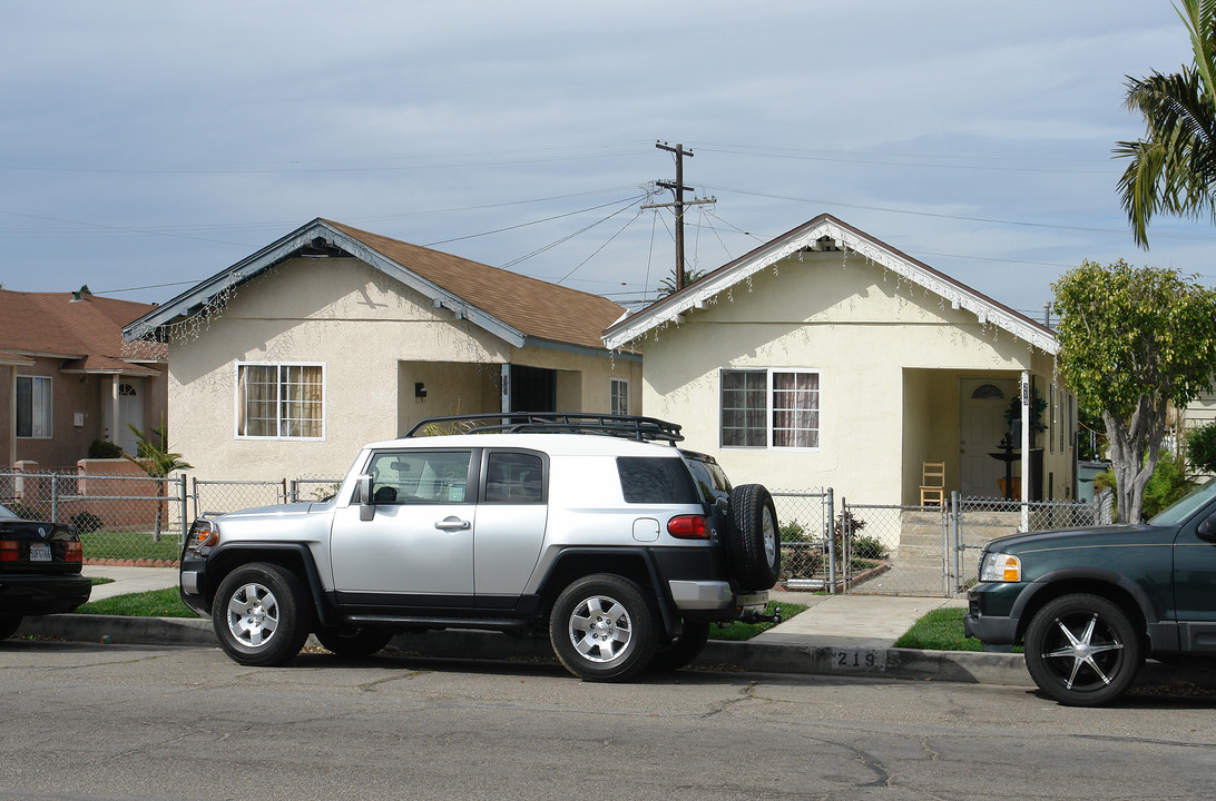 219 W 1st St in Oxnard, CA - Building Photo