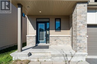 770 Derreen Ave in Ottawa, ON - Building Photo - Building Photo