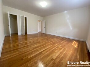 40 A Harvard Ave, Unit 7 in Brookline, MA - Building Photo - Building Photo