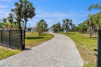 629 23rd St SW in Naples, FL - Building Photo - Building Photo