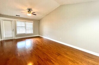 3930 Cherokee Woods Way in Knoxville, TN - Building Photo - Building Photo