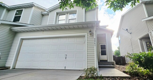 8061 S Kittredge Way in Englewood, CO - Building Photo - Building Photo
