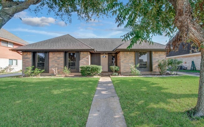 2707 Planters St in Sugar Land, TX - Building Photo - Building Photo