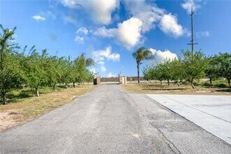 33318 Ave 12 in Madera, CA - Building Photo - Building Photo