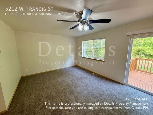 5212 W Francis St in Bremerton, WA - Foto de edificio - Building Photo