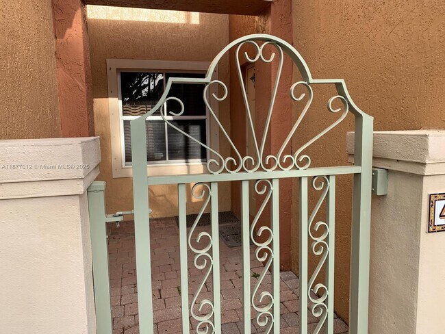 4926 Leeward Ln in Fort Lauderdale, FL - Building Photo - Building Photo