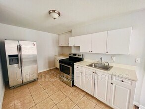 419 4th St N in St. Petersburg, FL - Building Photo - Building Photo