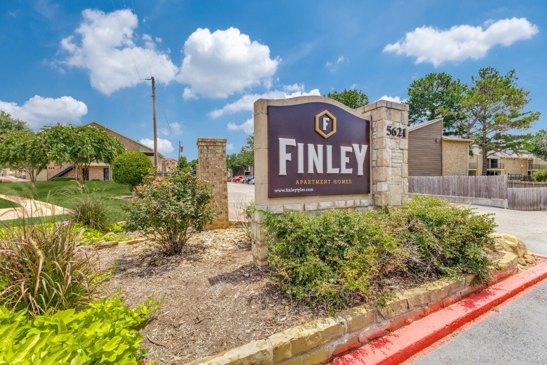 Finley Apartment Homes in Tyler, TX - Building Photo