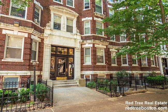 property at 28 Queensberry St