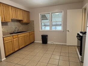 18106 Libby Rd in Maple Heights, OH - Building Photo - Building Photo