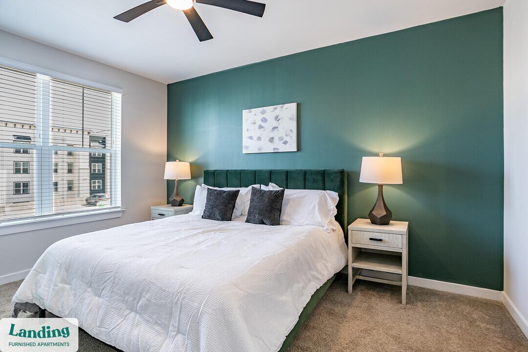 1270 Hillcrest Dr in Buford, GA - Foto de edificio