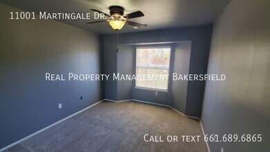 11001 Martingale Dr in Bakersfield, CA - Building Photo - Building Photo