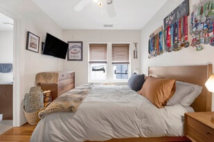 Cornelia & Racine in Chicago, IL - Building Photo