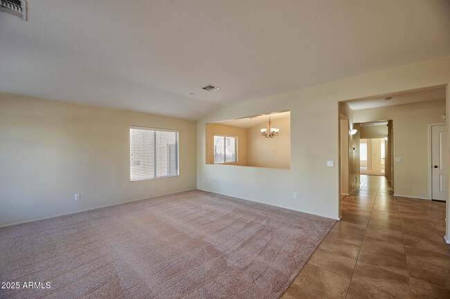 9137 W Kirby Ave in Tolleson, AZ - Building Photo - Building Photo