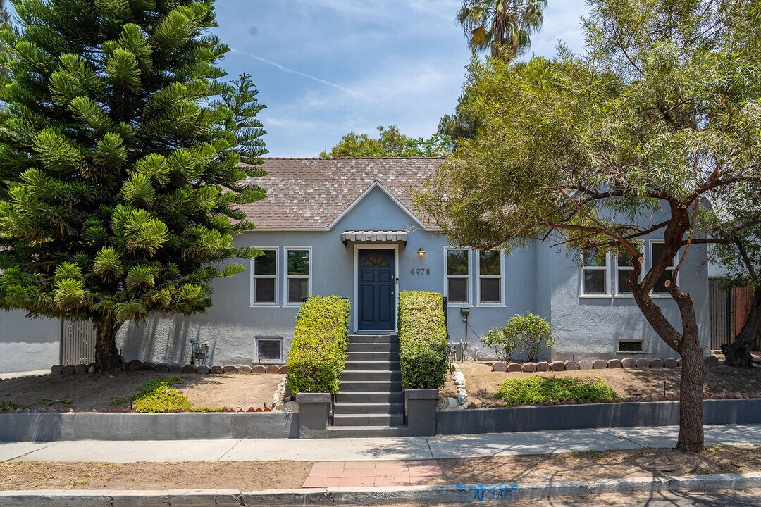 4978 N. Maywood Ave in Los Angeles, CA - Foto de edificio