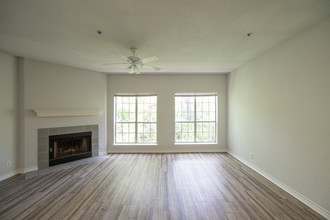 San Remo Apartments in Austin, TX - Building Photo - Building Photo