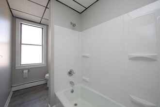 12-14-14 S Broadway in Gloucester City, NJ - Building Photo - Building Photo