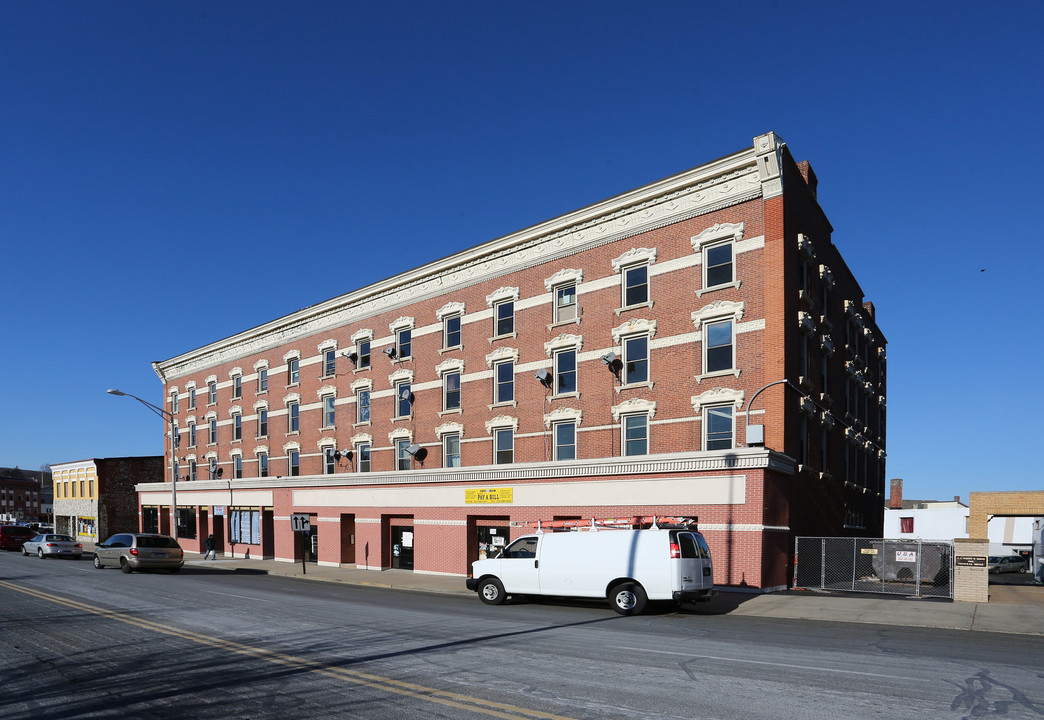 72-84 E Main St in Meriden, CT - Building Photo