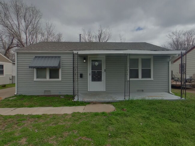 property at 1842 N Minneapolis Ave