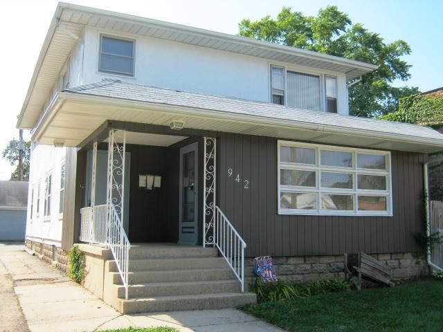 942 North Ave in Waukegan, IL - Foto de edificio