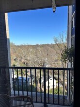 4242 East West Hwy, Unit 801 in Bethesda, MD - Foto de edificio - Building Photo