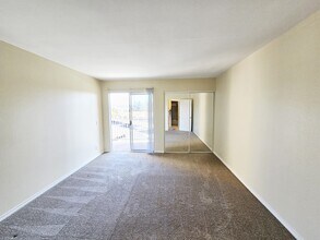 2350 Hosp Way in Carlsbad, CA - Building Photo - Building Photo