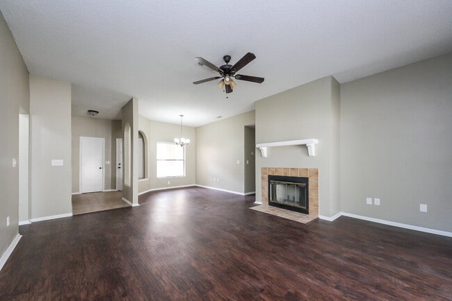 634 Arbukle Ct in Winter Springs, FL - Foto de edificio - Building Photo