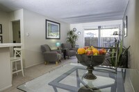 Building Photo - Bay Pointe Apartamentos in San Diego, California