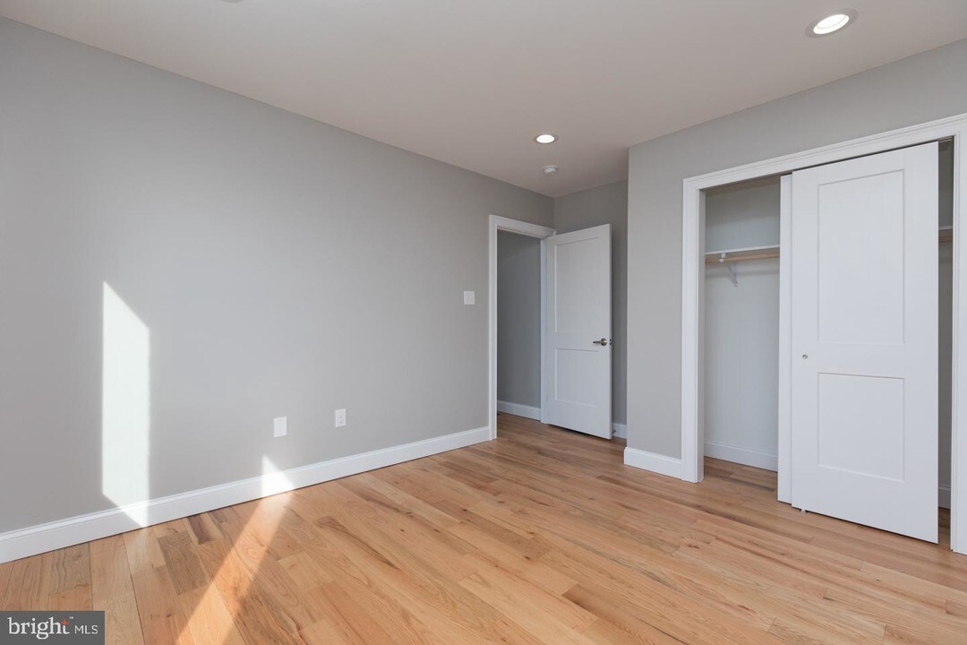 2465 Jasper St-Unit -2 in Philadelphia, PA - Building Photo
