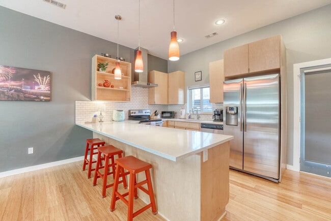 330 W 5th St in Fayetteville, AR - Building Photo - Building Photo