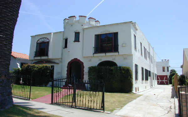 1304-1308 S Cloverdale Ave in Los Angeles, CA - Building Photo