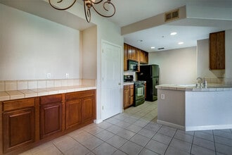 6530 Hearthstone Cir in Rocklin, CA - Building Photo - Building Photo