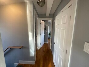 289 Beacon St, Unit 287-2 in Somerville, MA - Foto de edificio - Building Photo