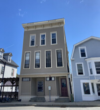 145 Main St in Newmarket, NH - Building Photo - Building Photo