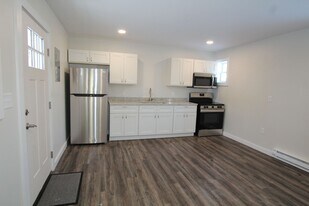 14311 Rte 9W in Ravena, NY - Building Photo