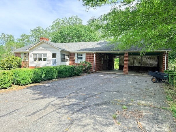 19410 Oakwood Ln in Jetersville, VA - Building Photo