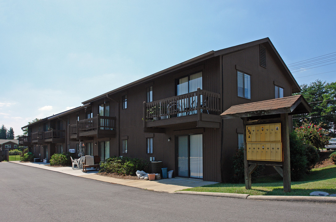 Winston Square in High Point, NC - Building Photo