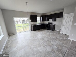 25 Birchland Dr, Unit Private Bedroom in Smyrna, DE - Foto de edificio - Building Photo