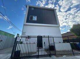 8418 Main St in Los Angeles, CA - Building Photo