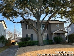 430 Bryn Mawr Dr in San Antonio, TX - Building Photo - Building Photo