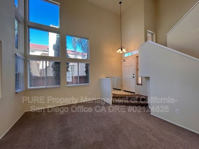 564 Vista Miranda in Chula Vista, CA - Building Photo - Building Photo