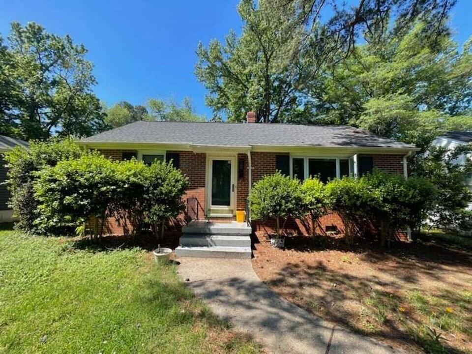 6407 Kensington Ave in Richmond, VA - Building Photo