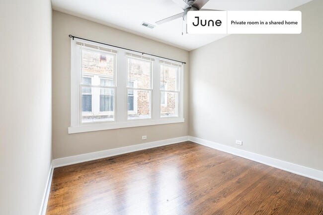 3304 W Armitage Ave in Chicago, IL - Building Photo - Building Photo