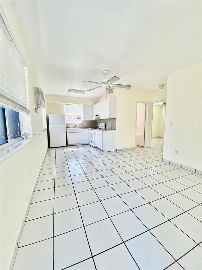 3640 SW 25th St in Miami, FL - Building Photo - Building Photo