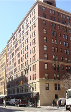 130 E 75th St in New York, NY - Building Photo - Building Photo