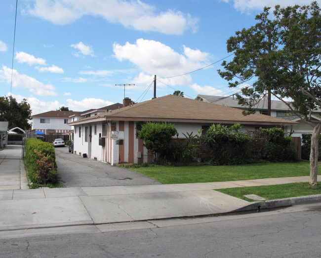 306-8A B 310 A,B W. Linda Vista Ave