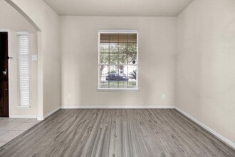 7406 Valentine Ln in Pearland, TX - Building Photo - Building Photo