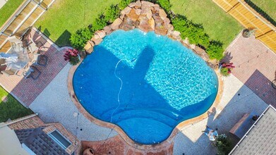 9214 Meadow Branch Ct in Houston, TX - Building Photo - Building Photo