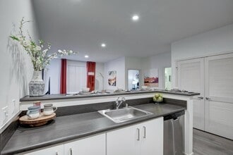 The Marq on Martin Apartments in Lacey, WA - Foto de edificio - Building Photo